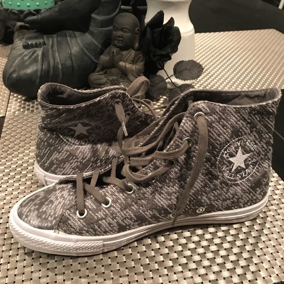 converse cloth